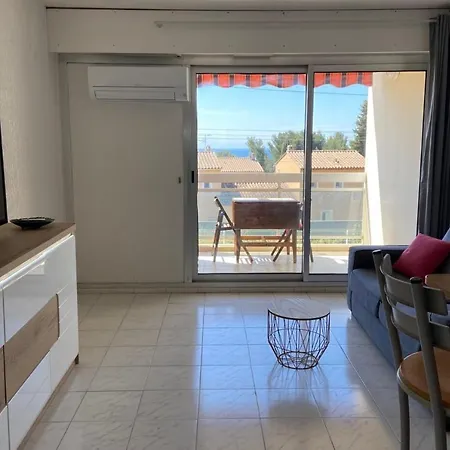 Ideally Located In ! Studio 4 Pax - Small Seaview & Private Parking Apartamento Bandol