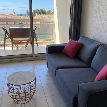 Ideally Located In ! Studio 4 Pax - Small Seaview & Private Parking Apartment Bandol